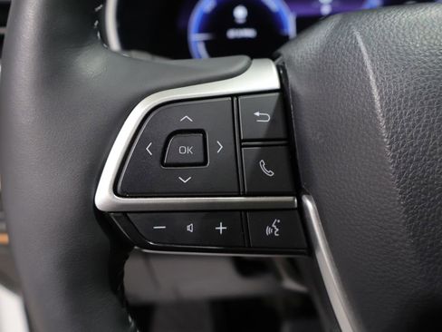 Used 2025 Toyota Highlander Platinum image 38