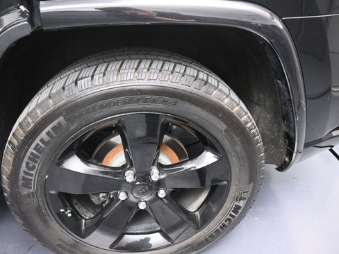 Used 2014 Jeep Grand Cherokee Altitude image 18