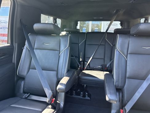 Used 2023 Cadillac Escalade ESV Premium Luxury image 15