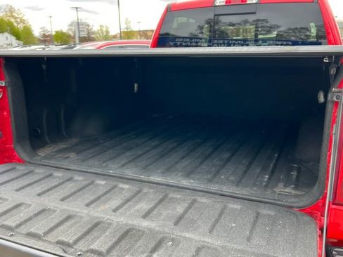 Used 2022 RAM 1500 Laramie AWD/4WD image 10