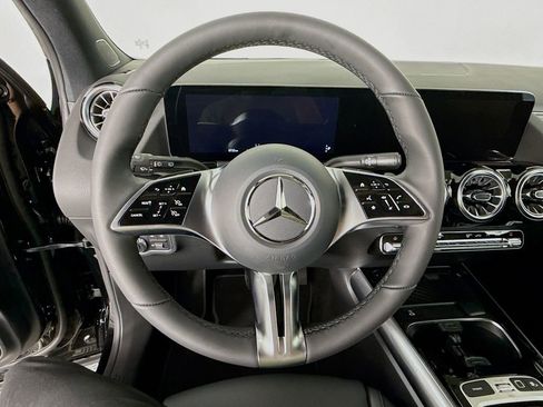 Used 2026 Mercedes-Benz GLA 250 4MATIC image 12