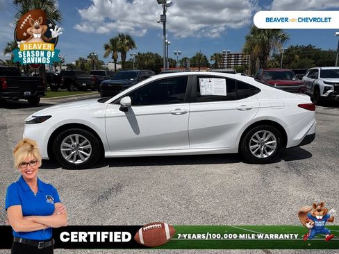 Used 2025 Toyota Camry LE FWD image 4