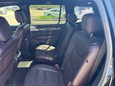 Used 2021 Cadillac XT6 Premium Luxury AWD/4WD image 12
