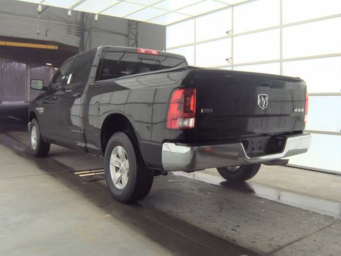Used 2020 RAM 1500 Classic SLT image 11