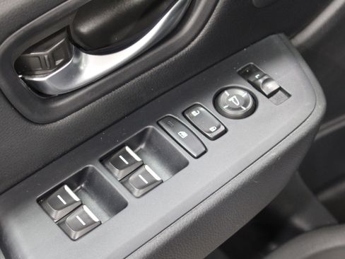 Used 2023 Honda Pilot Touring image 7