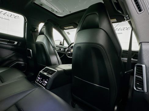Used 2023 Porsche Panamera 4 Platinum Edition image 28