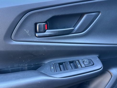 Certified 2025 Toyota Prius Plug-In Hybrid image 17