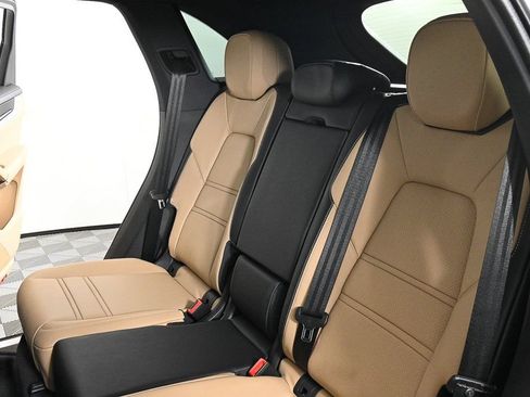 Certified 2026 Porsche Cayenne AWD/4WD image 22