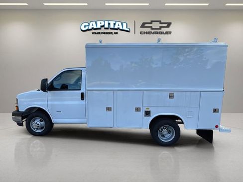 New 2025 Chevrolet Express 3500 w/ Power Convenience Package image 10