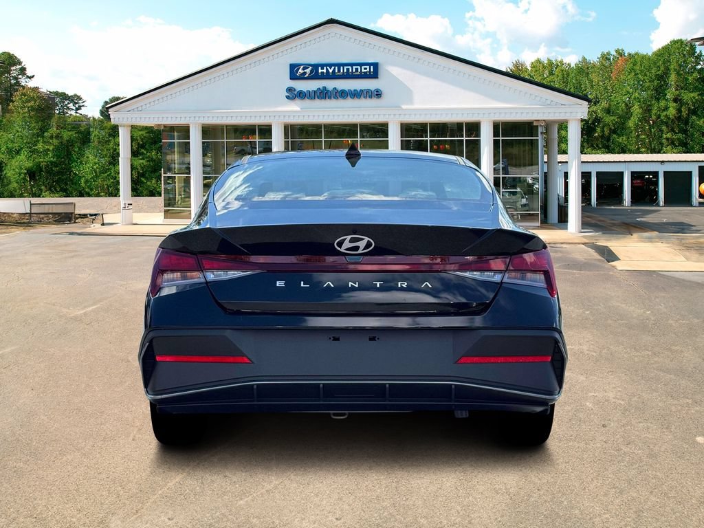 New 2026 Hyundai Elantra SE FWD image 6