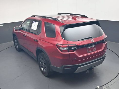 Certified 2025 Honda Pilot TrailSport image 36