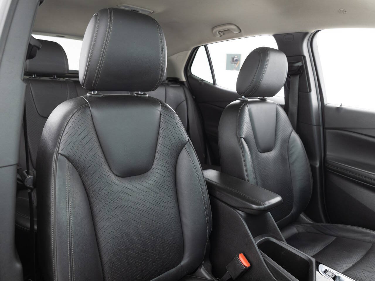 Used 2020 Buick Encore GX Essence FWD image 26