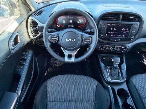 Used 2024 Kia Soul LX w/ Option Group 015 image 16