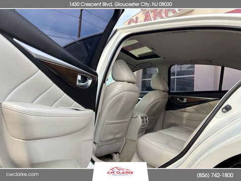 Used 2015 INFINITI Q50 Premium w/ Deluxe Touring Package image 21