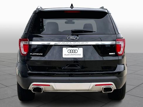 Used 2017 Ford Explorer Platinum image 4
