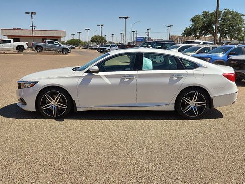 Used 2021 Honda Accord Touring image 2