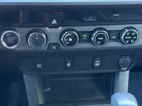 Used 2017 Toyota Tacoma TRD Off-Road w/ Tow Package (A/T) AWD/4WD image 22