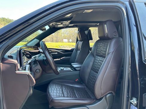 Used 2023 Cadillac Escalade ESV Sport Platinum w/ LPO, ONYX Package AWD/4WD image 42