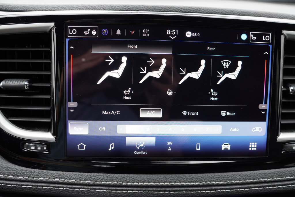 Used 2024 Chrysler Pacifica Limited FWD image 30