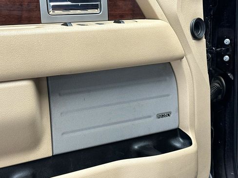 Used 2013 Ford F150 King Ranch w/ King Ranch Luxury Pkg AWD/4WD image 17