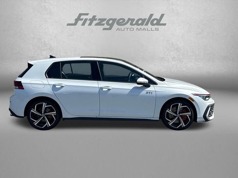 New 2026 Volkswagen GTI SE FWD image 3
