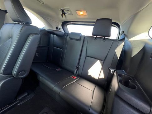 Used 2023 Toyota Highlander XLE image 21