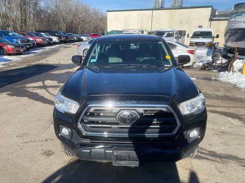 Used 2019 Toyota Tacoma SR5 image 3