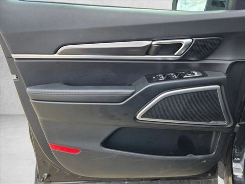 Used 2025 Kia Telluride S image 10