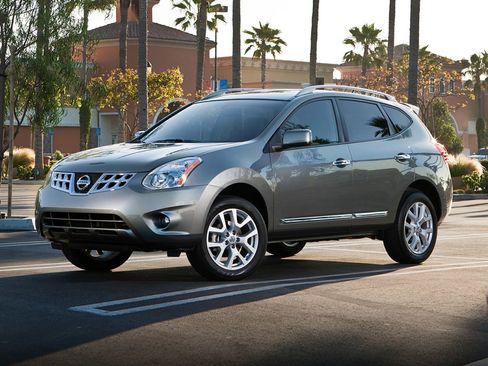 Used 2014 Nissan Rogue S w/ Convenience Package image 1