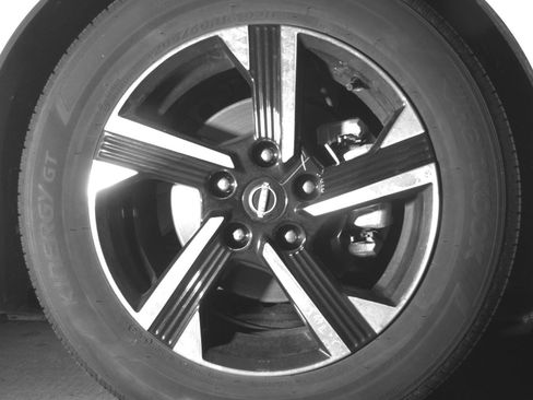Used 2025 Nissan Sentra SV FWD image 16