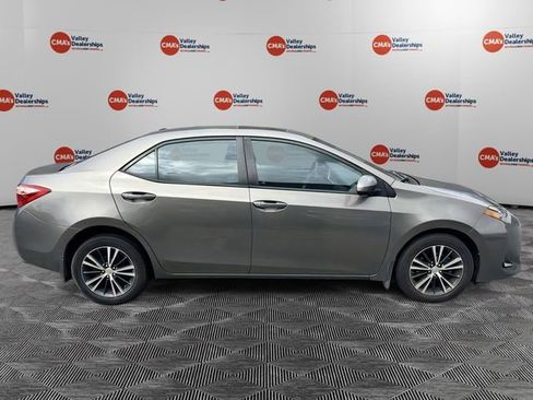 Used 2018 Toyota Corolla LE w/ LE Premium Package w/Moonroof image 8