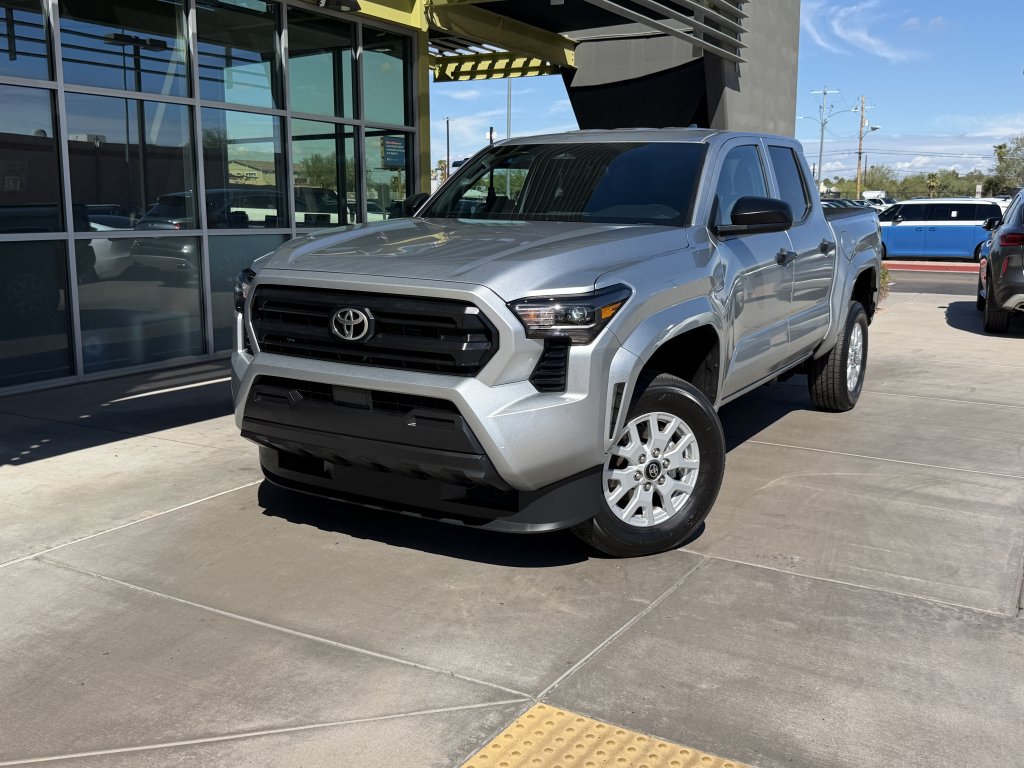 Used 2025 Toyota Tacoma SR RWD image 2
