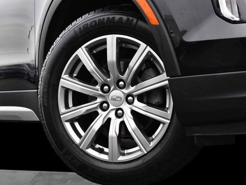 Used 2023 Cadillac XT4 Premium Luxury w/ Cold Weather Package AWD/4WD image 3