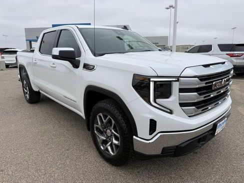 New 2026 GMC Sierra 1500 SLE image 11