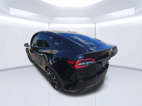Used 2023 Tesla Model Y Performance AWD/4WD image 3
