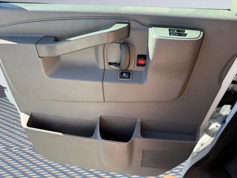 Used 2019 Chevrolet Express 2500 LS RWD image 17