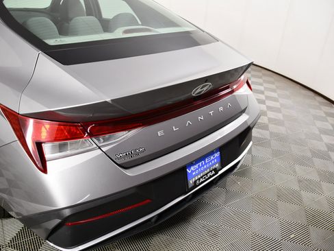 Used 2024 Hyundai Elantra SEL FWD image 15