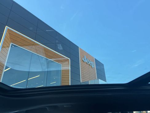 Used 2022 Jeep Grand Cherokee Summit w/ Advanced Protech Group IV image 52