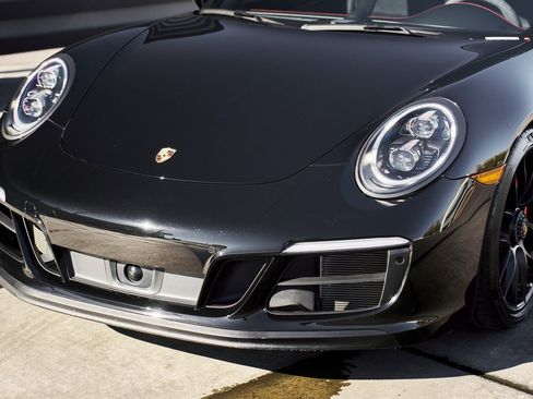 Used 2019 Porsche 911 Targa 4 GTS image 6