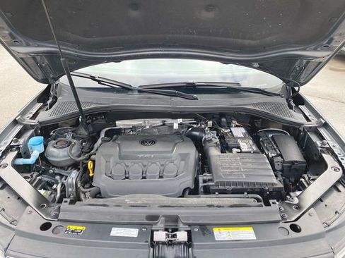 Used 2024 Volkswagen Tiguan SE image 28
