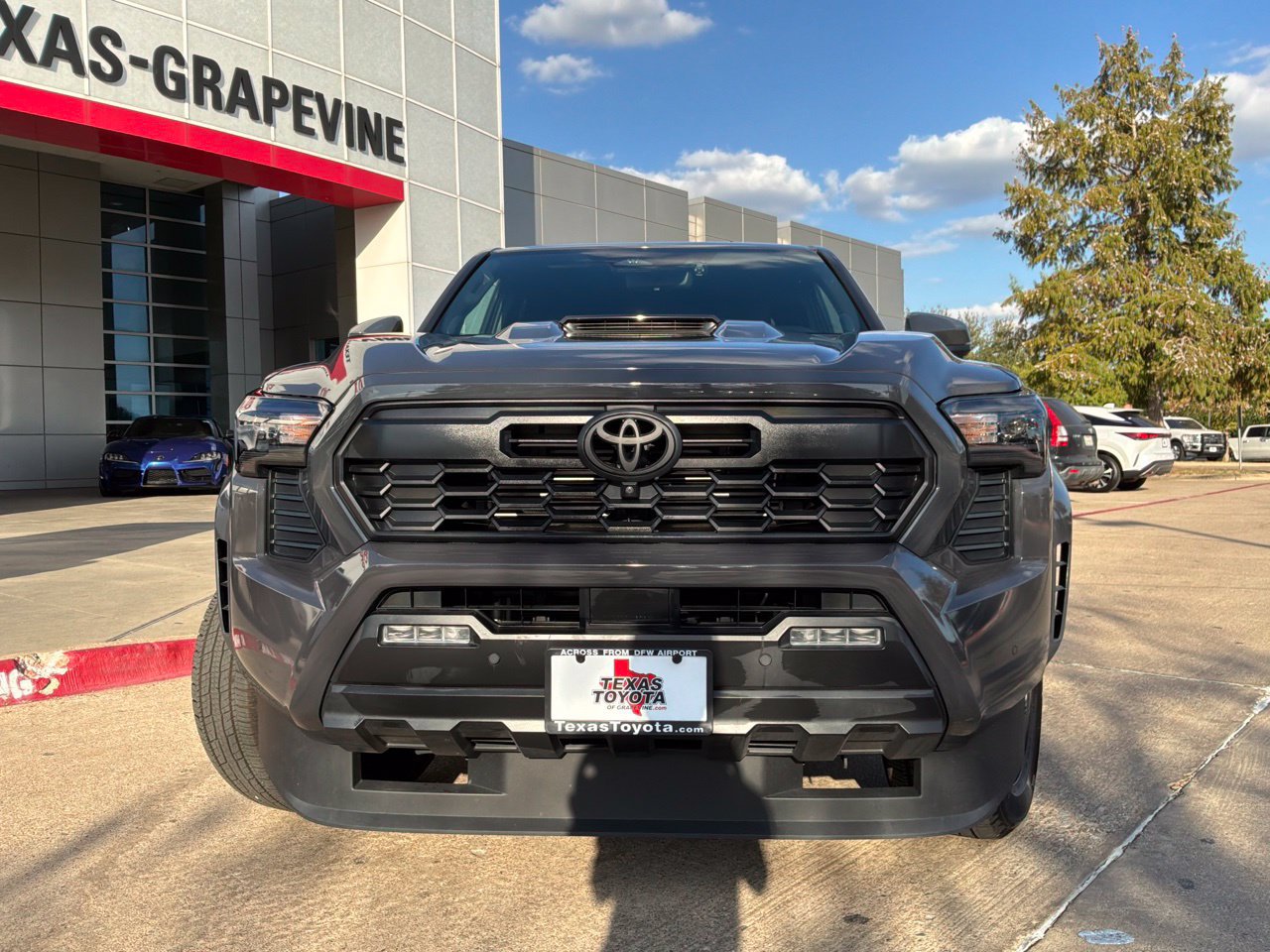Used 2024 Toyota Tacoma TRD Sport w/ TRD Sport Premium Package RWD image 3