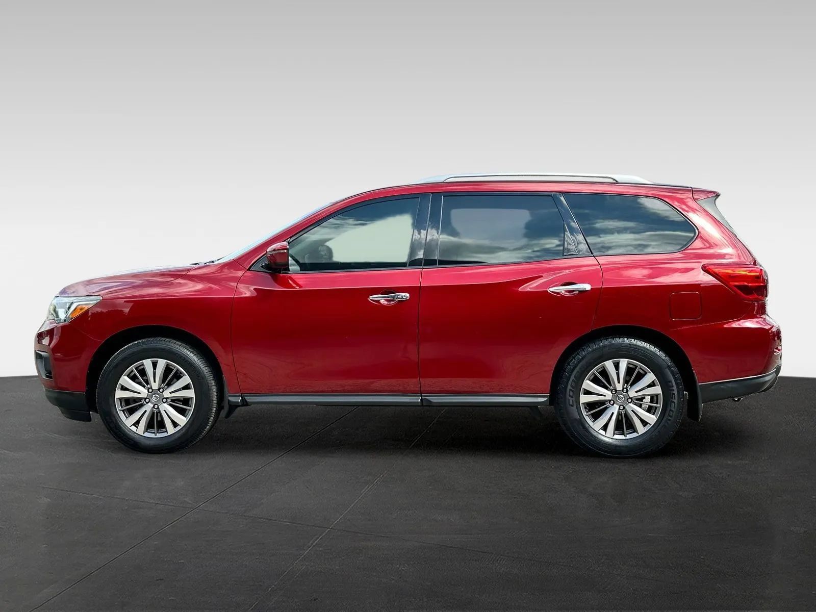 Used 2020 Nissan Pathfinder SV AWD/4WD image 4
