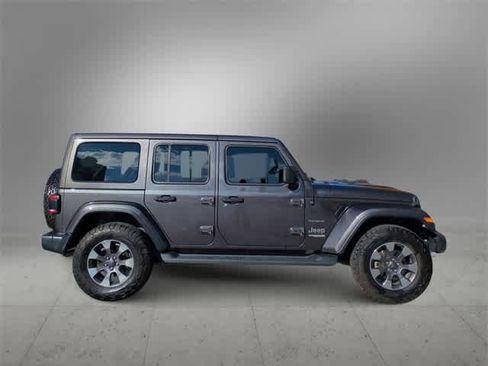 Used 2019 Jeep Wrangler Unlimited Sahara image 9