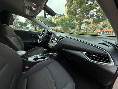 Used 2020 Chevrolet Malibu LT FWD image 46