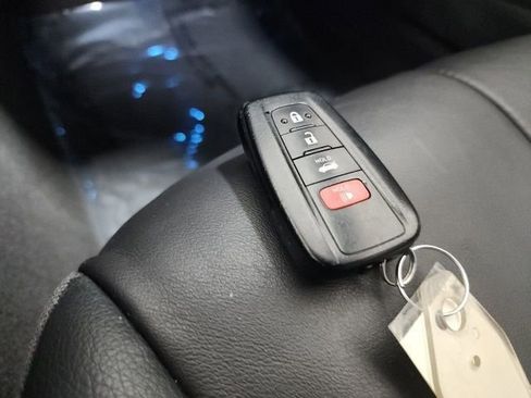 Used 2021 Toyota Camry XSE image 36