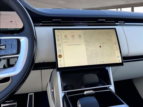 New 2026 Land Rover Range Rover SE image 7