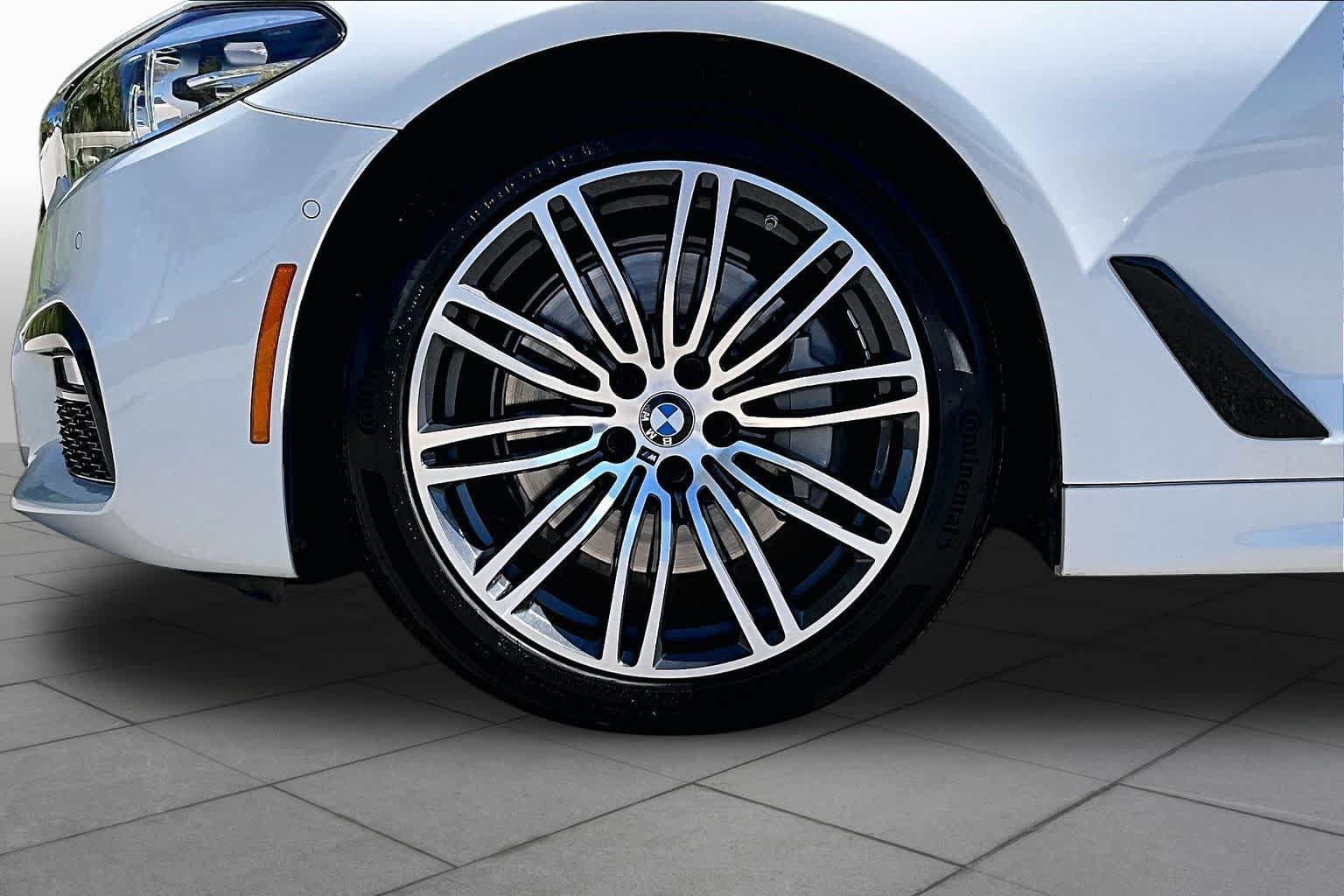 Used 2019 BMW 540i w/ M Sport Package RWD image 10