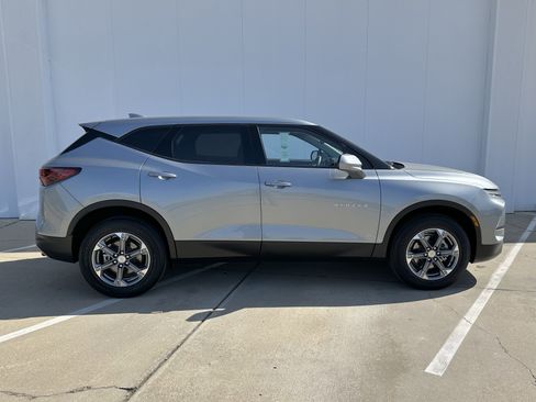 Used 2023 Chevrolet Blazer LT w/ Driver Confidence Package image 6