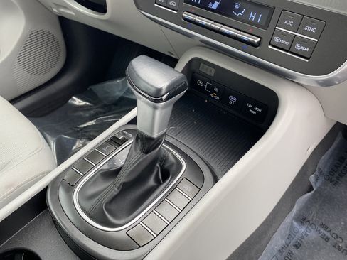 Used 2024 Hyundai Kona SEL image 16