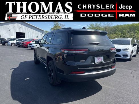 Used 2023 Jeep Grand Cherokee L Limited w/ Black Appearance Package AWD/4WD image 5